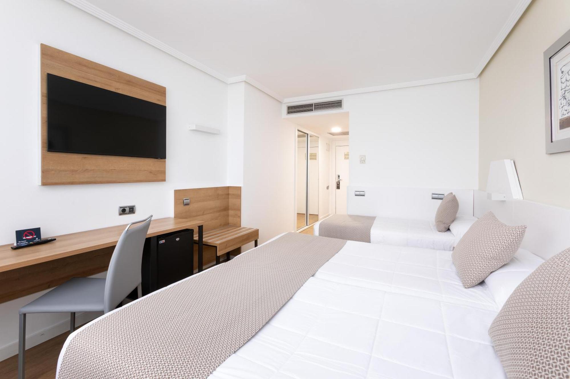 URBAN TRIPLE Room,1571276894:JPEG